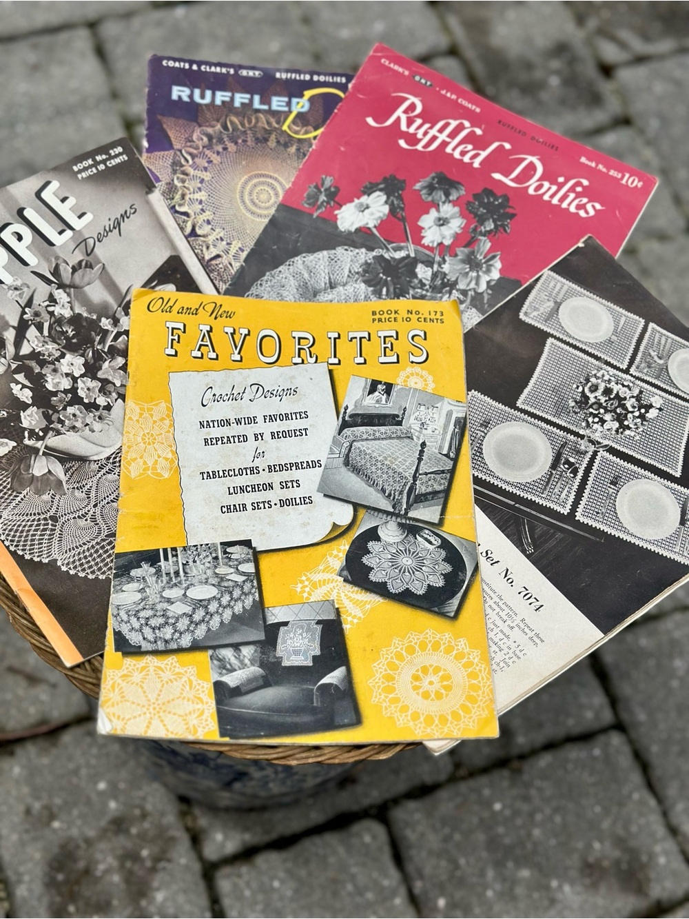 Vintage Crochet Pattern Book Lot Doilies Tablecloths Runners Coats Clark